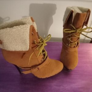 Xoxo Heel boots with faux fur